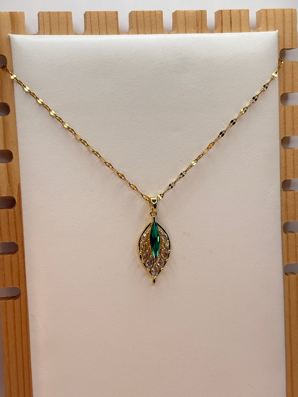Elegant Leaf Set